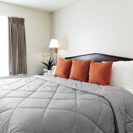 Intown Suites Extended Stay Greensboro Nc - Lanada Εξωτερικό φωτογραφία
