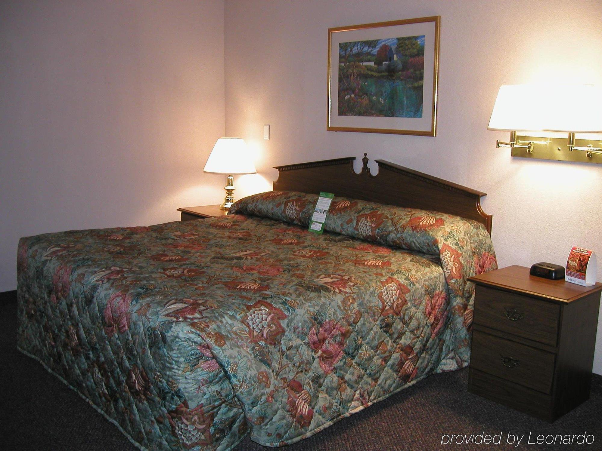 Intown Suites Extended Stay Greensboro Nc - Lanada Δωμάτιο φωτογραφία