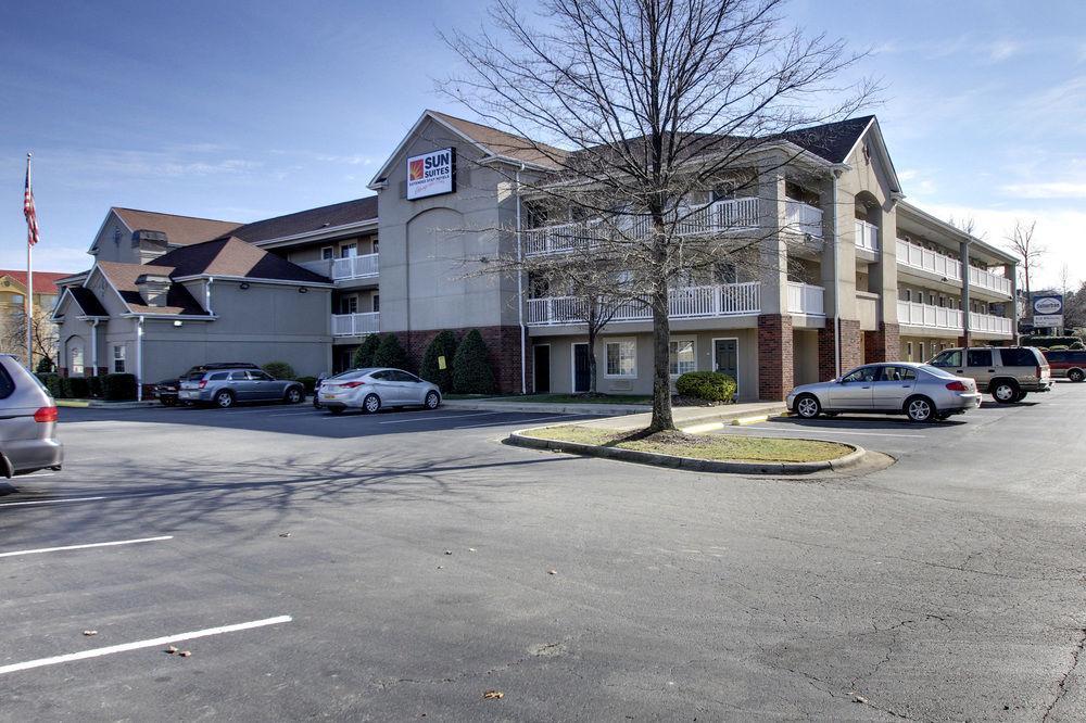 Intown Suites Extended Stay Greensboro Nc - Lanada Εξωτερικό φωτογραφία
