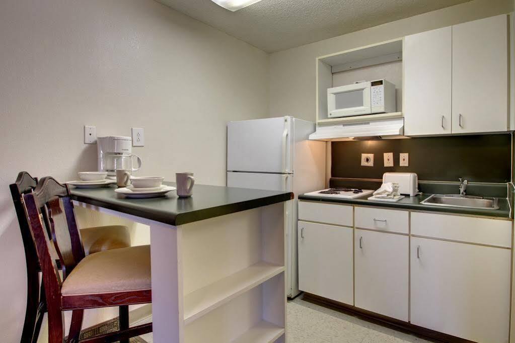 Intown Suites Extended Stay Greensboro Nc - Lanada Εξωτερικό φωτογραφία