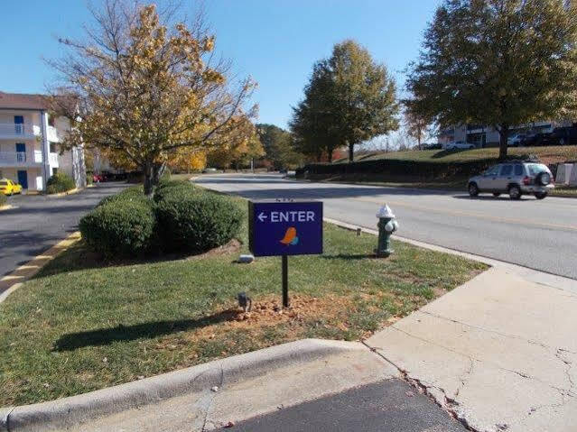Intown Suites Extended Stay Greensboro Nc - Lanada Εξωτερικό φωτογραφία